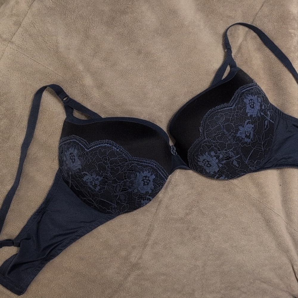 Maidenform Navy Lace T-Shirt Bra